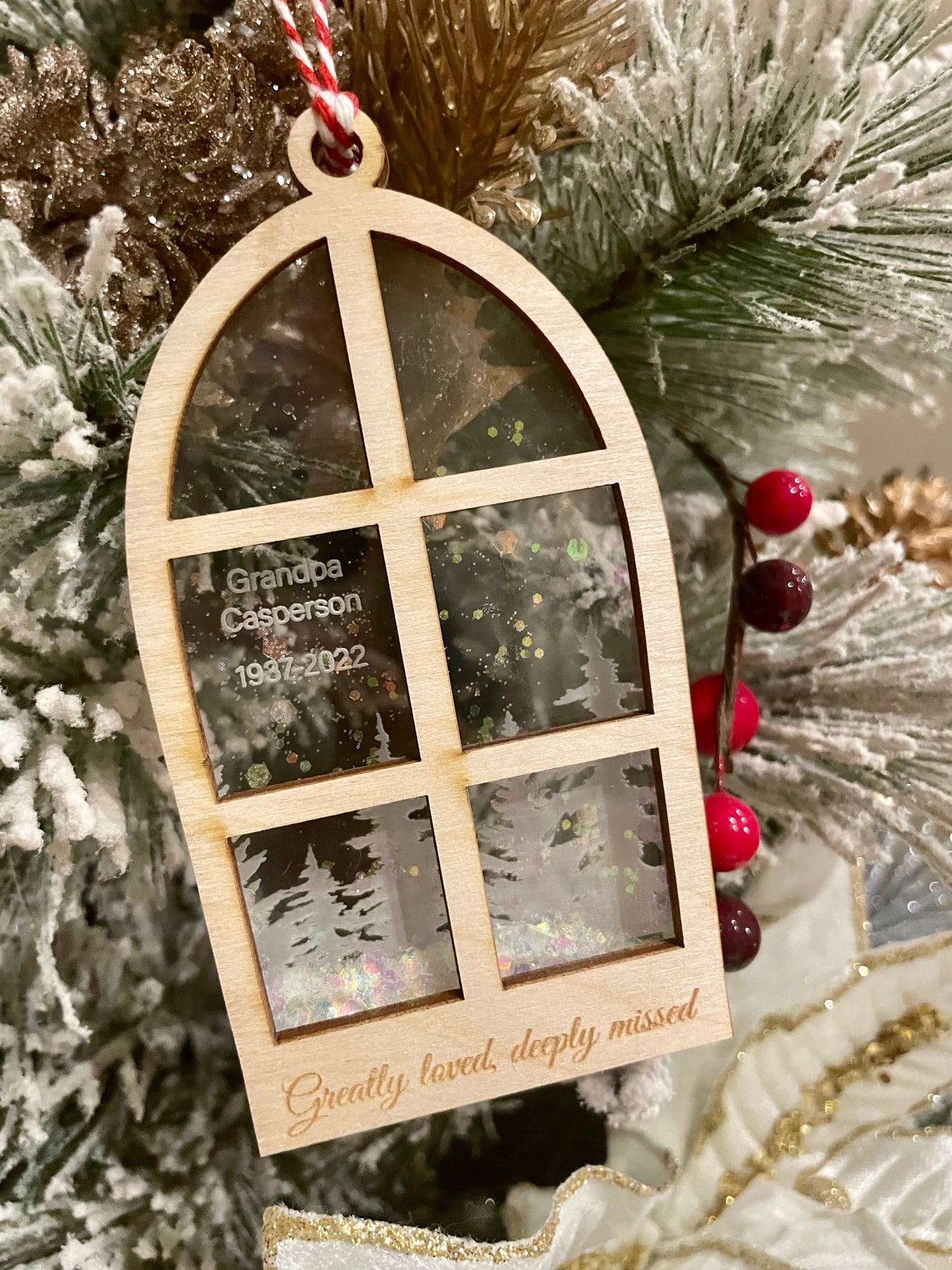 Window Shaker Memorial Ornament