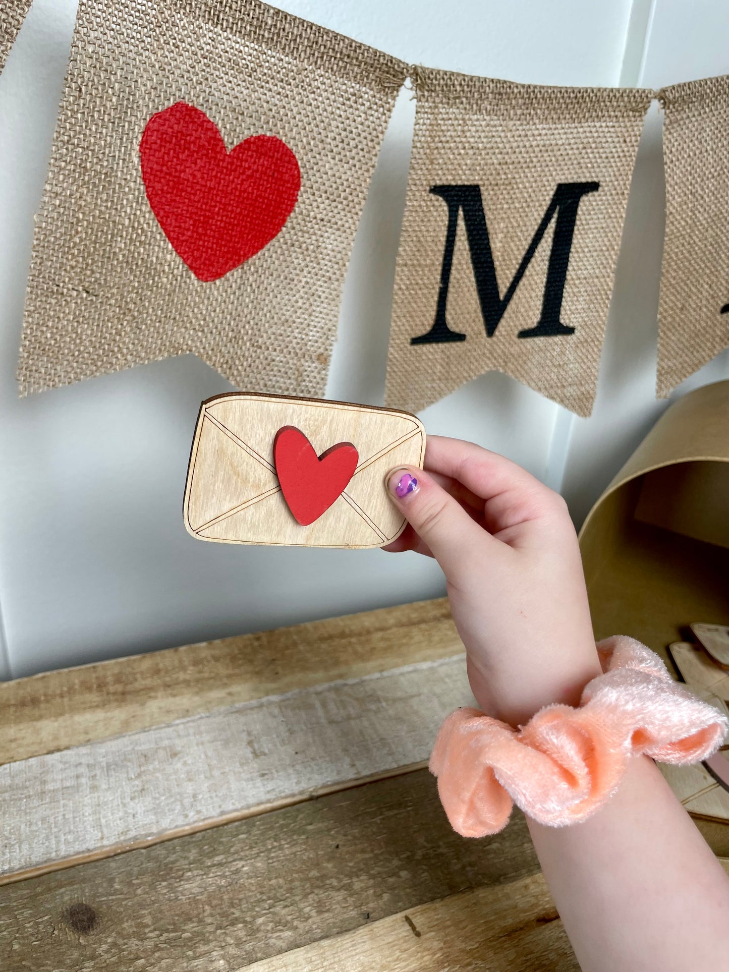 Valentine Envelope - Set of 14 wooden "envelopes"